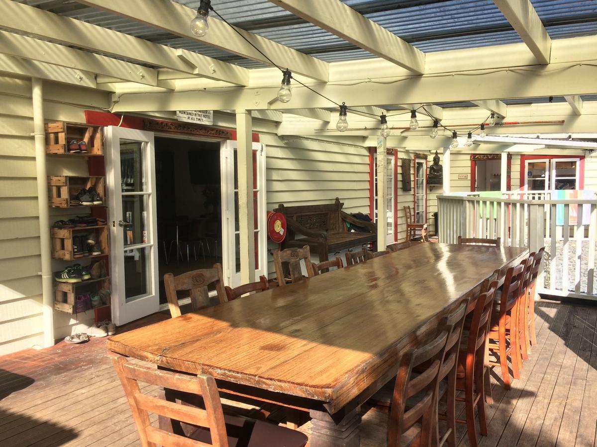 Hekerua Lodge Backpackers Hostel Waiheke Island Oneroa Exterior photo